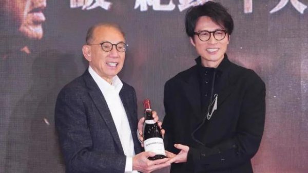 星火牛 166亿港元债务危机，英皇群星能救“港娱教父”